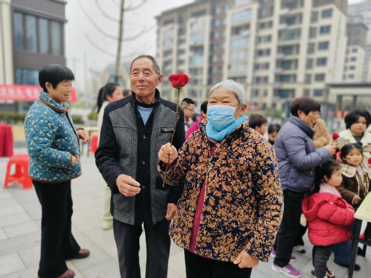 灵城镇庄陈社区:以花为媒 传递爱与温暖(3)