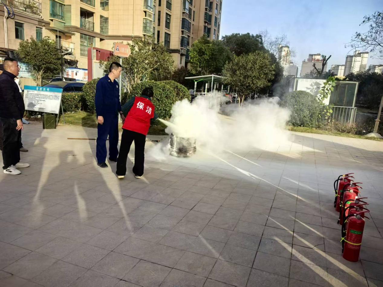 e13d4e7c2d074bb0e7d2ec7044bd91c1